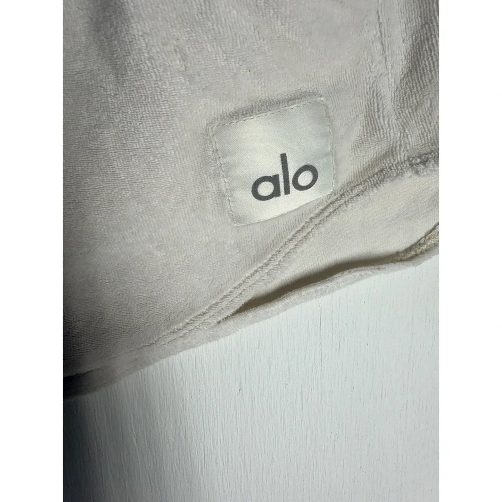 Alo Yoga Women Bone Terry Cloth Lounge Shorts Size Medium Pockets Athletic Yoga